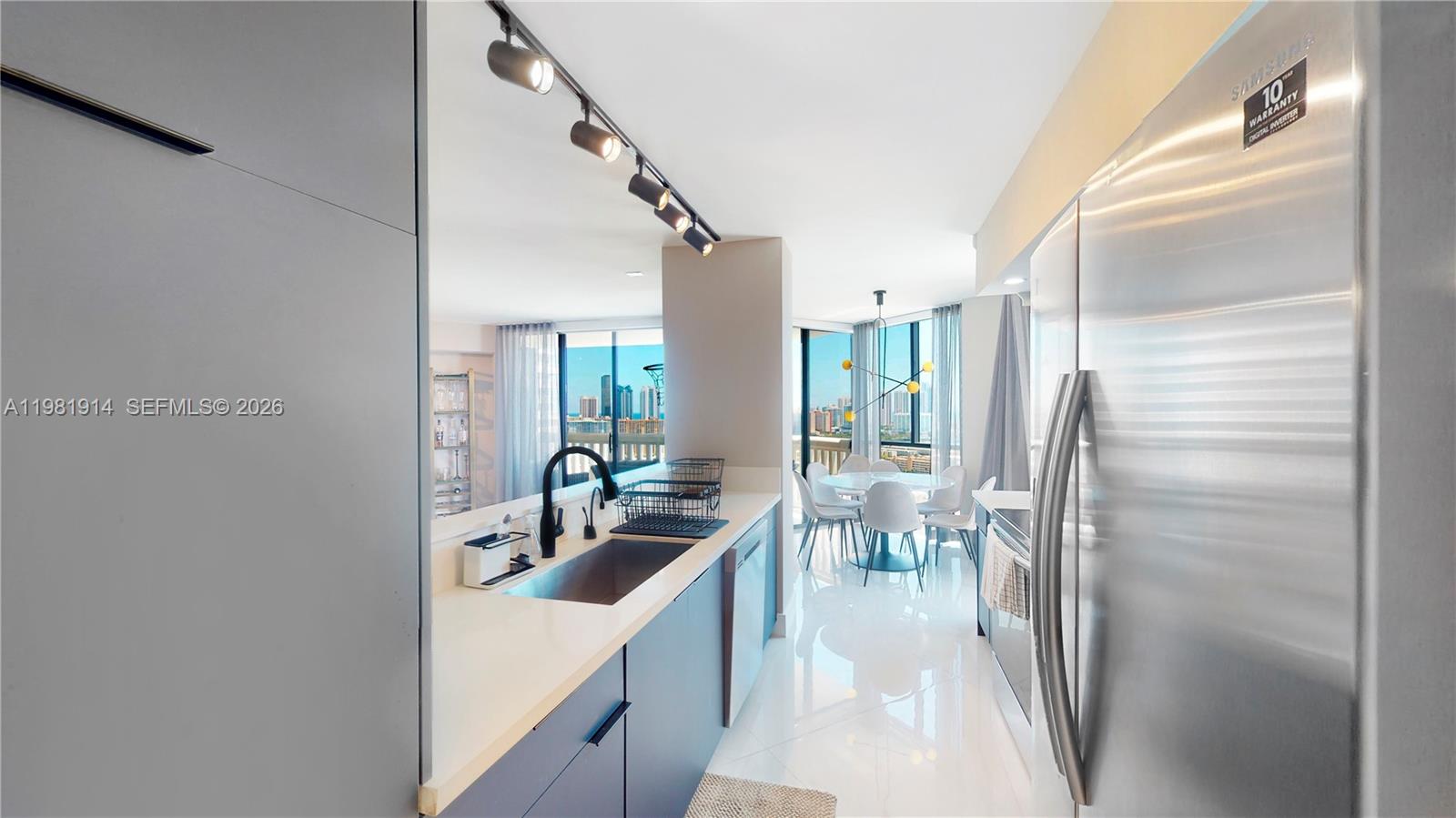 1000 ISL BLVD WILLIAMS IS - Residential