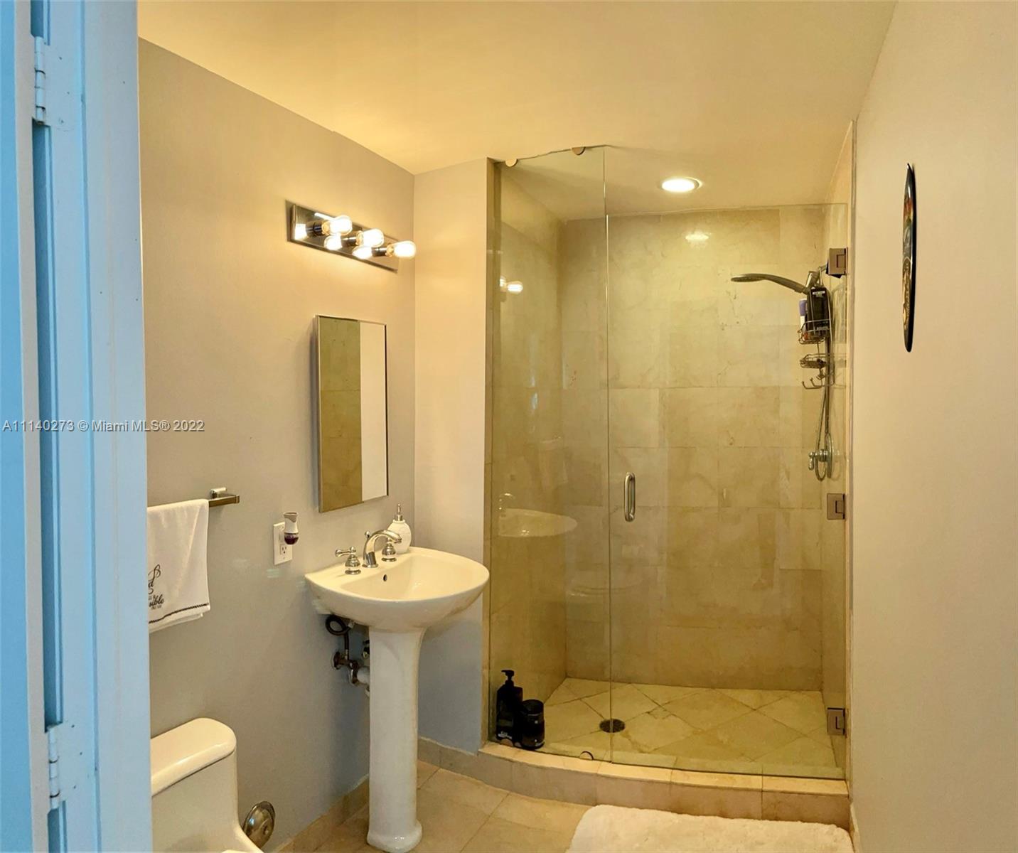 AKOYA CONDO - Residential
