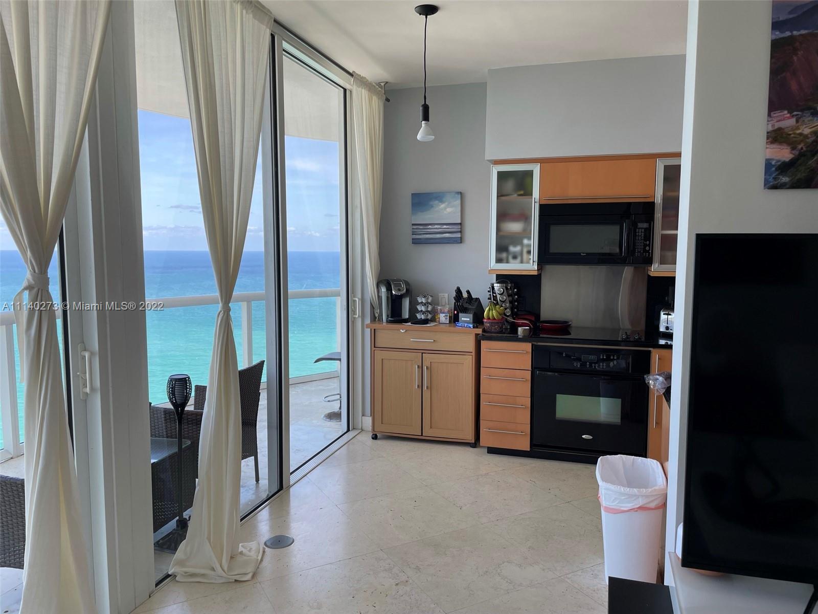 AKOYA CONDO - Residential