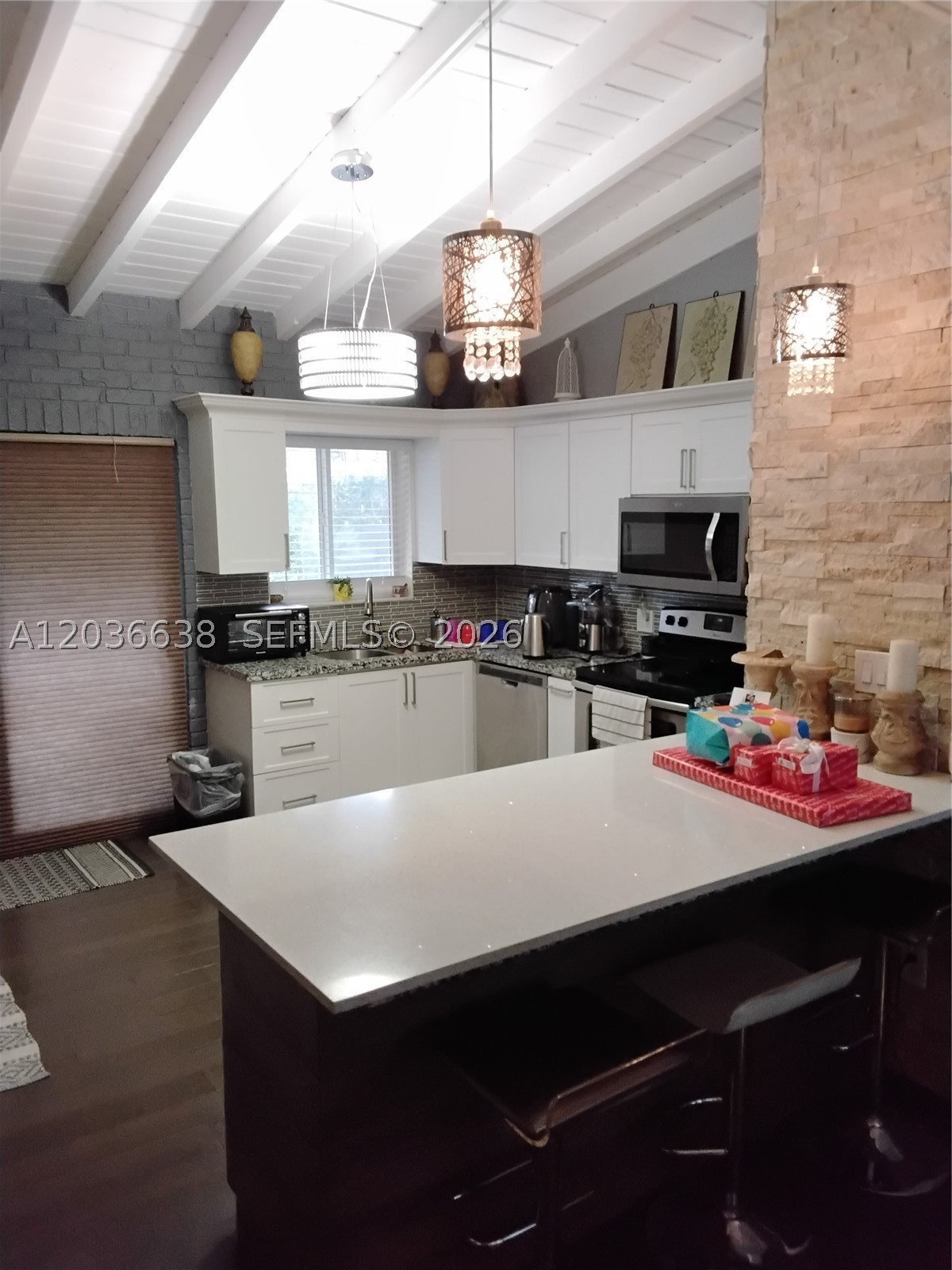 LAUDERDALE GOLF ESTATES - Residential