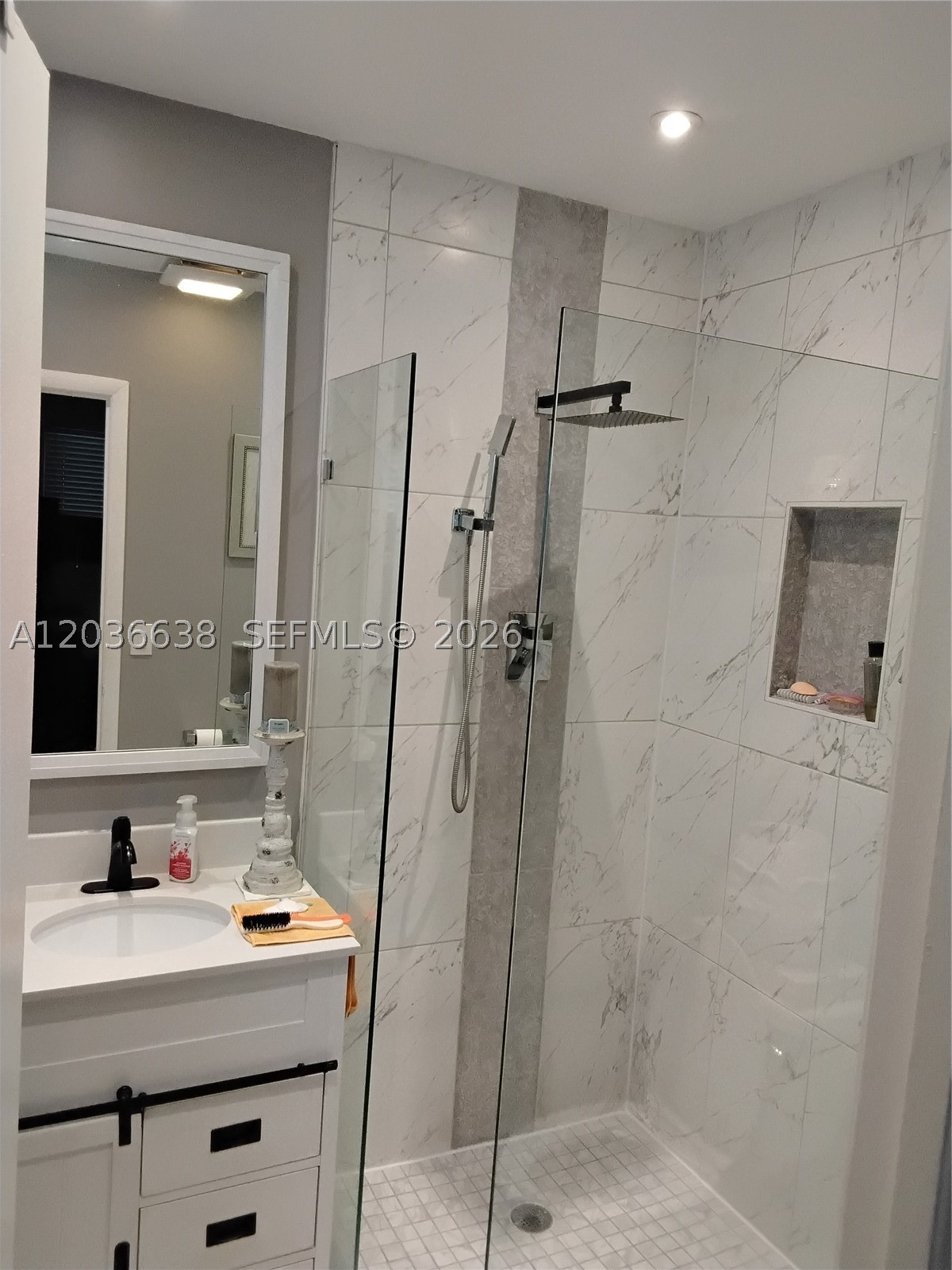 LAUDERDALE GOLF ESTATES - Residential