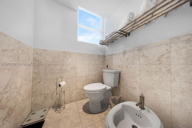 JADE RESIDENCES - Residential