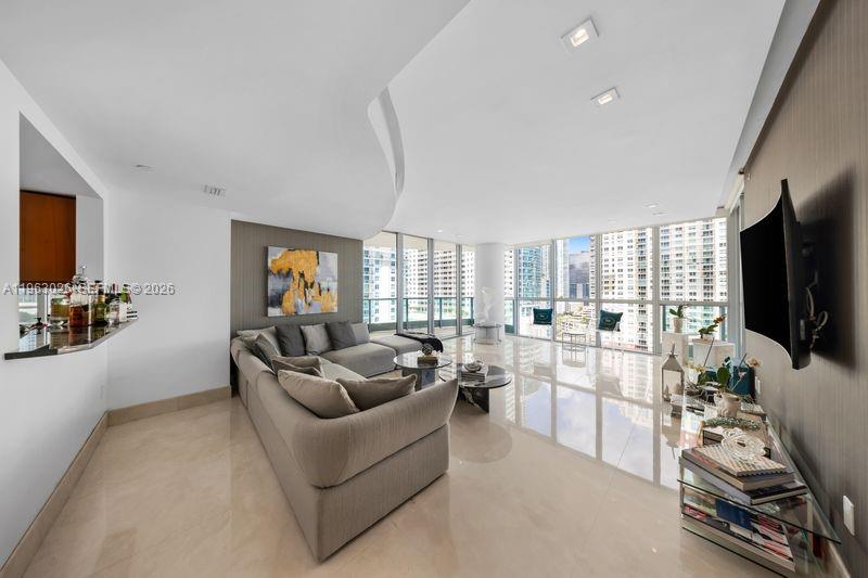JADE RESIDENCES - Residential