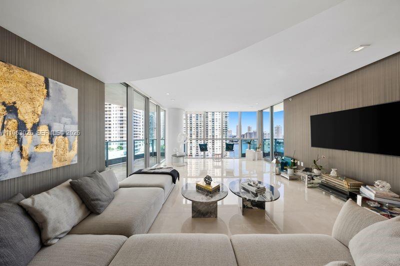 JADE RESIDENCES - Residential
