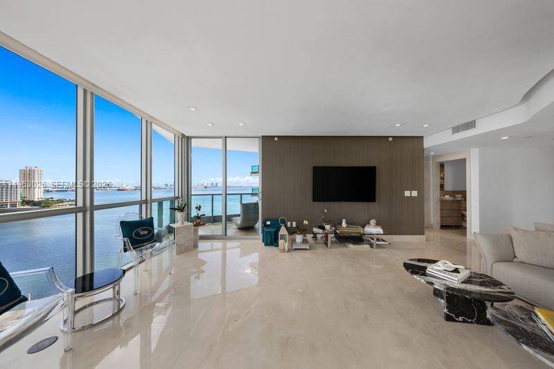 JADE RESIDENCES - Residential