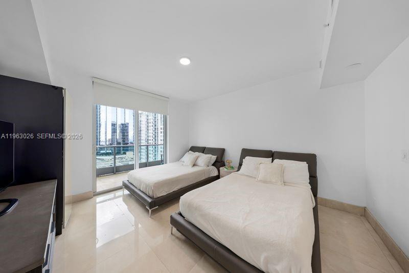 JADE RESIDENCES - Residential