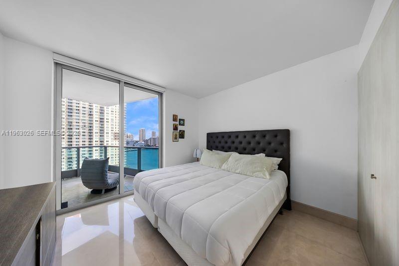 JADE RESIDENCES - Residential
