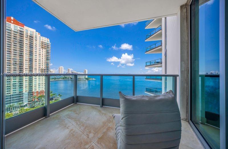 JADE RESIDENCES - Residential