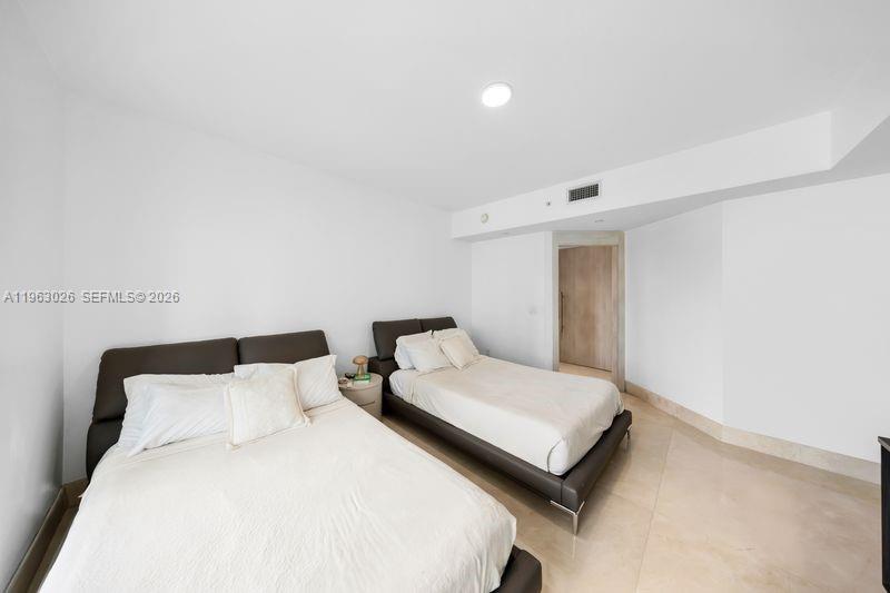 JADE RESIDENCES - Residential