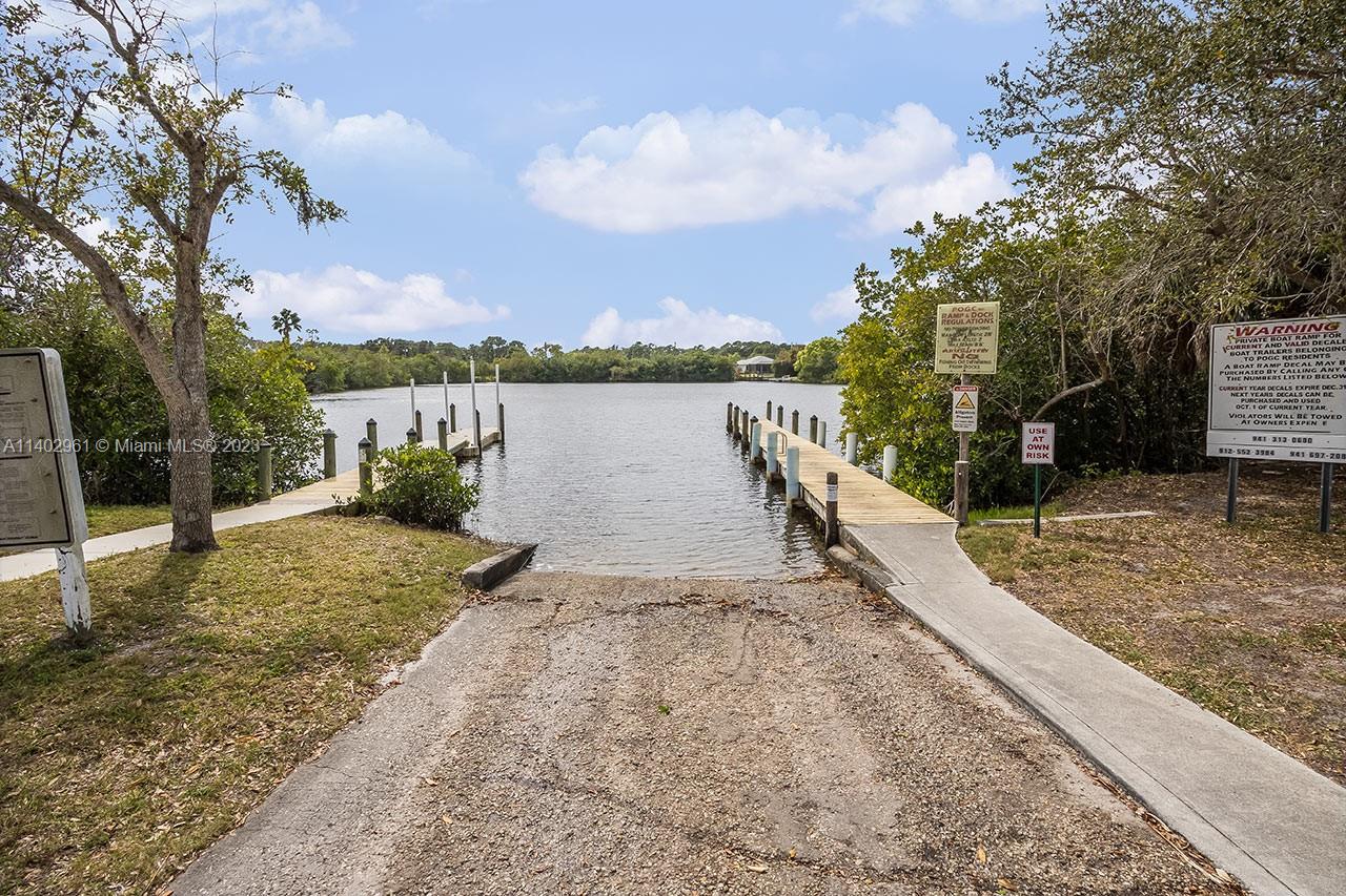 Port Charlotte 52 - Land