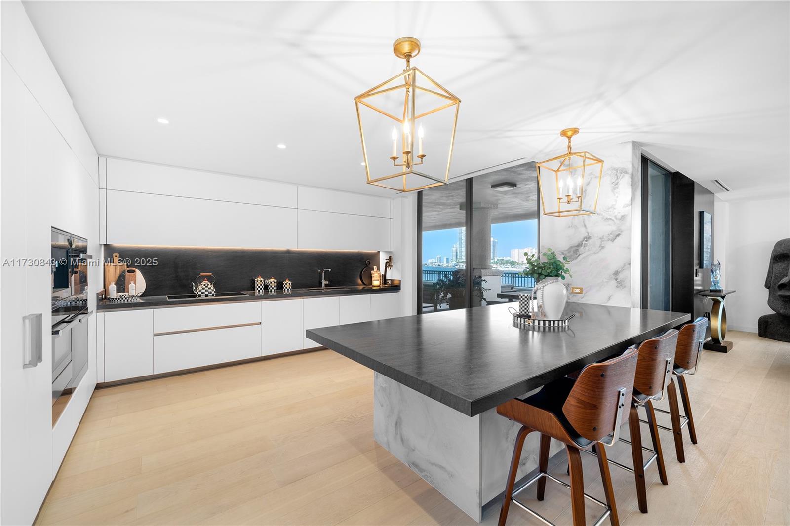 FISHER ISLAND - Residential