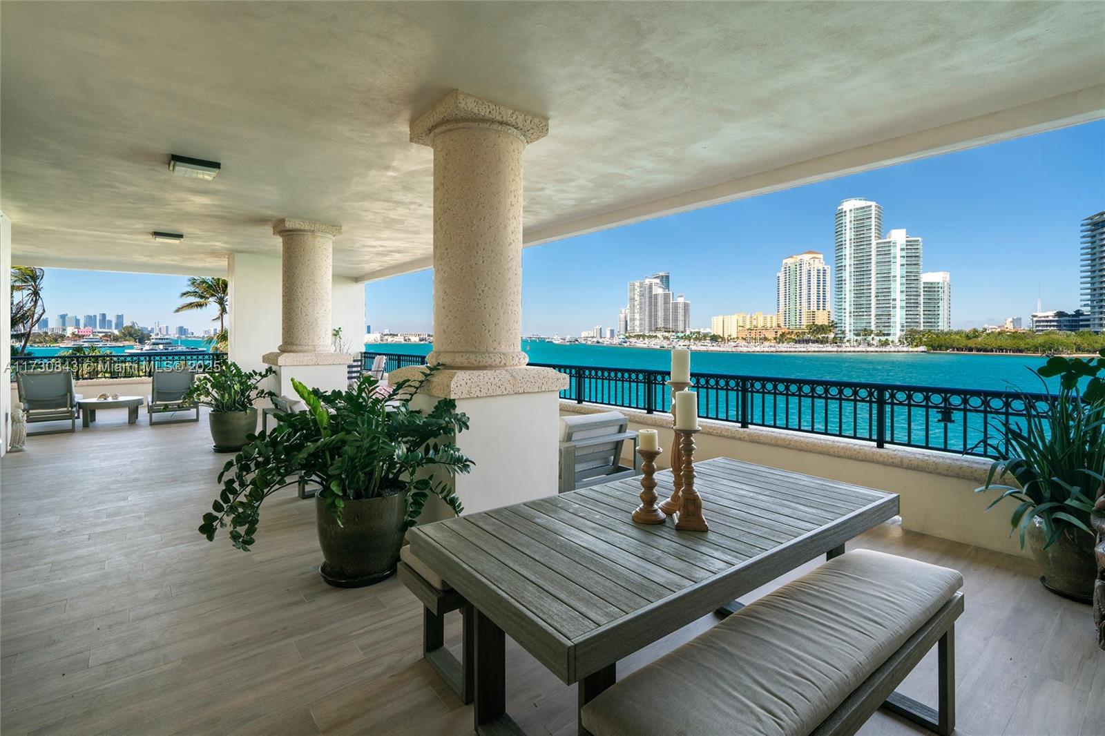 FISHER ISLAND - Residential
