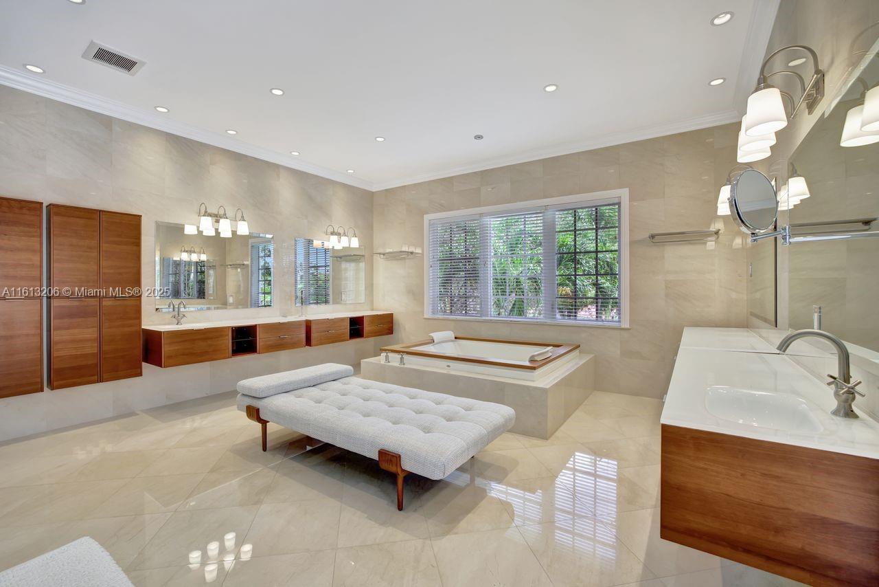 BISCAYNE KEY ESTATES - Residential