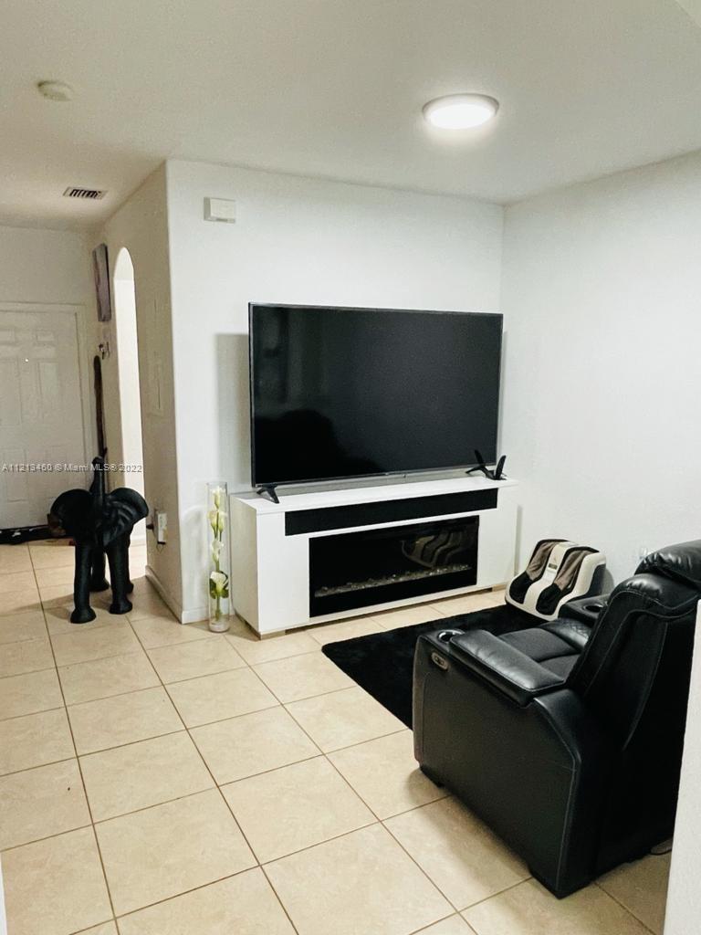 SHOMA TOWNHOMES AT KEYSCO - Residential