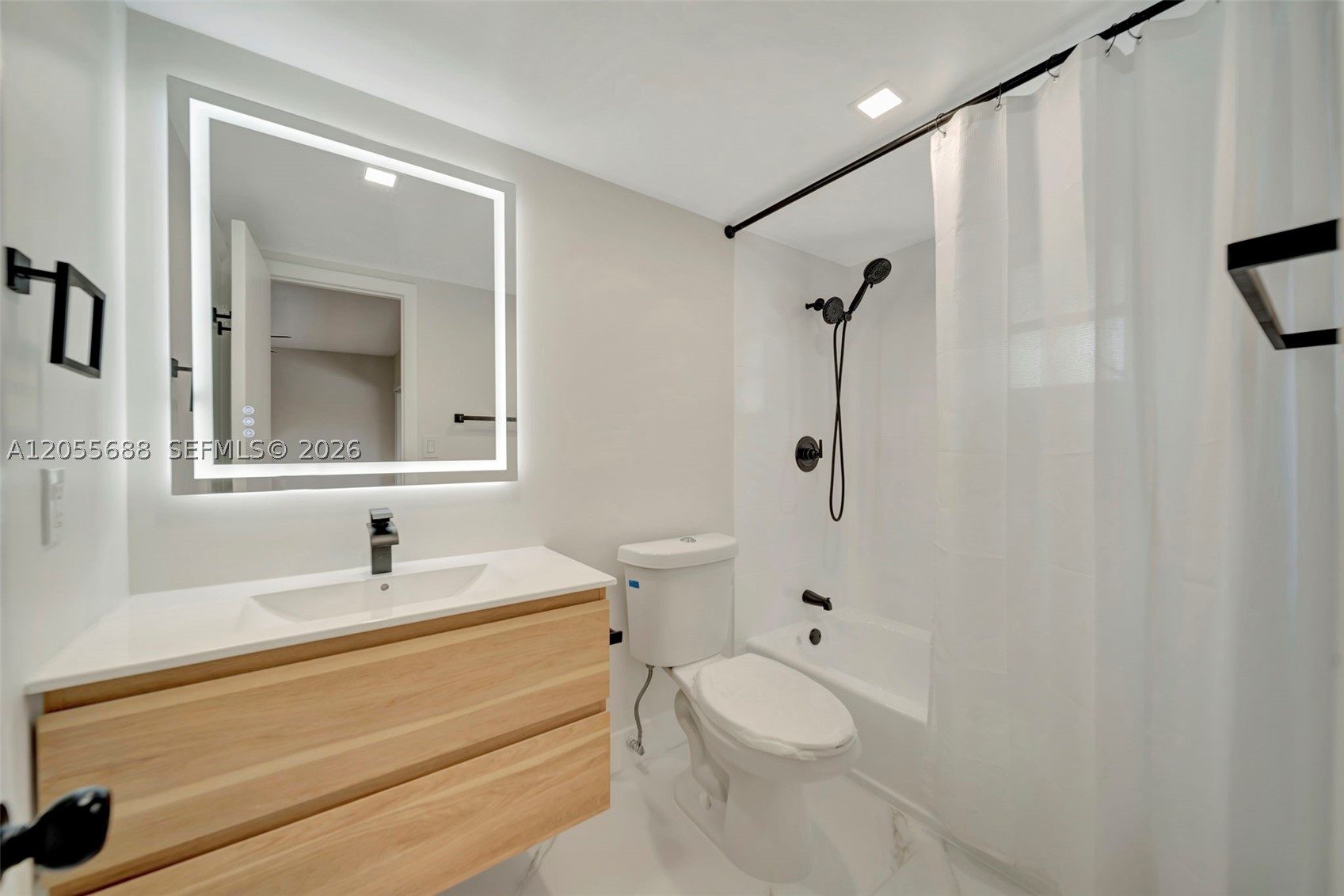 KENDALE LAKES TOWNHOUSE C - Residential Lease