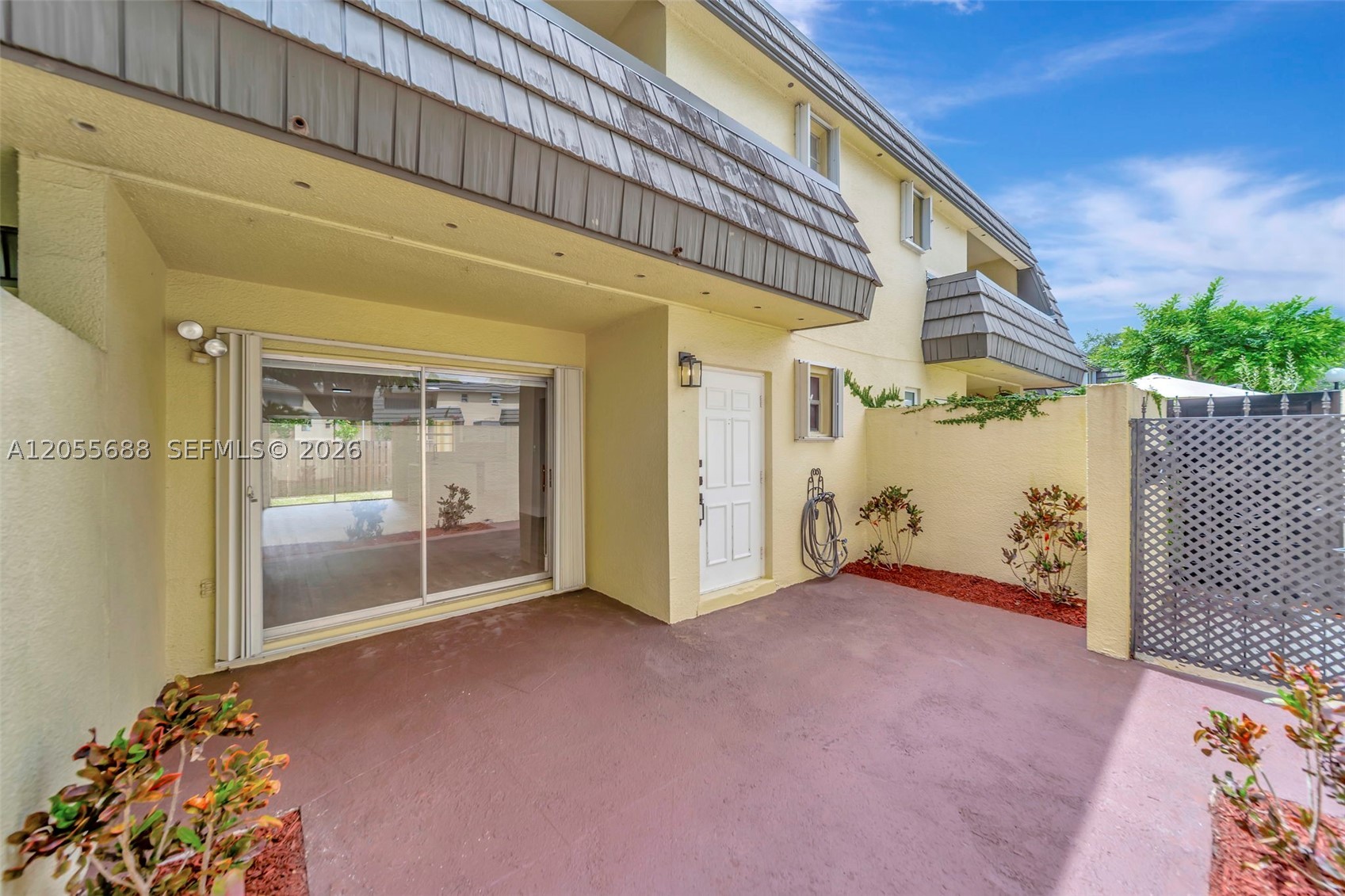 KENDALE LAKES TOWNHOUSE C - Residential Lease