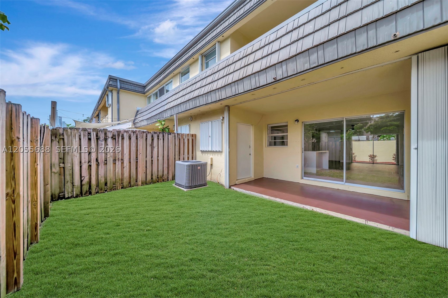 KENDALE LAKES TOWNHOUSE C - Residential Lease