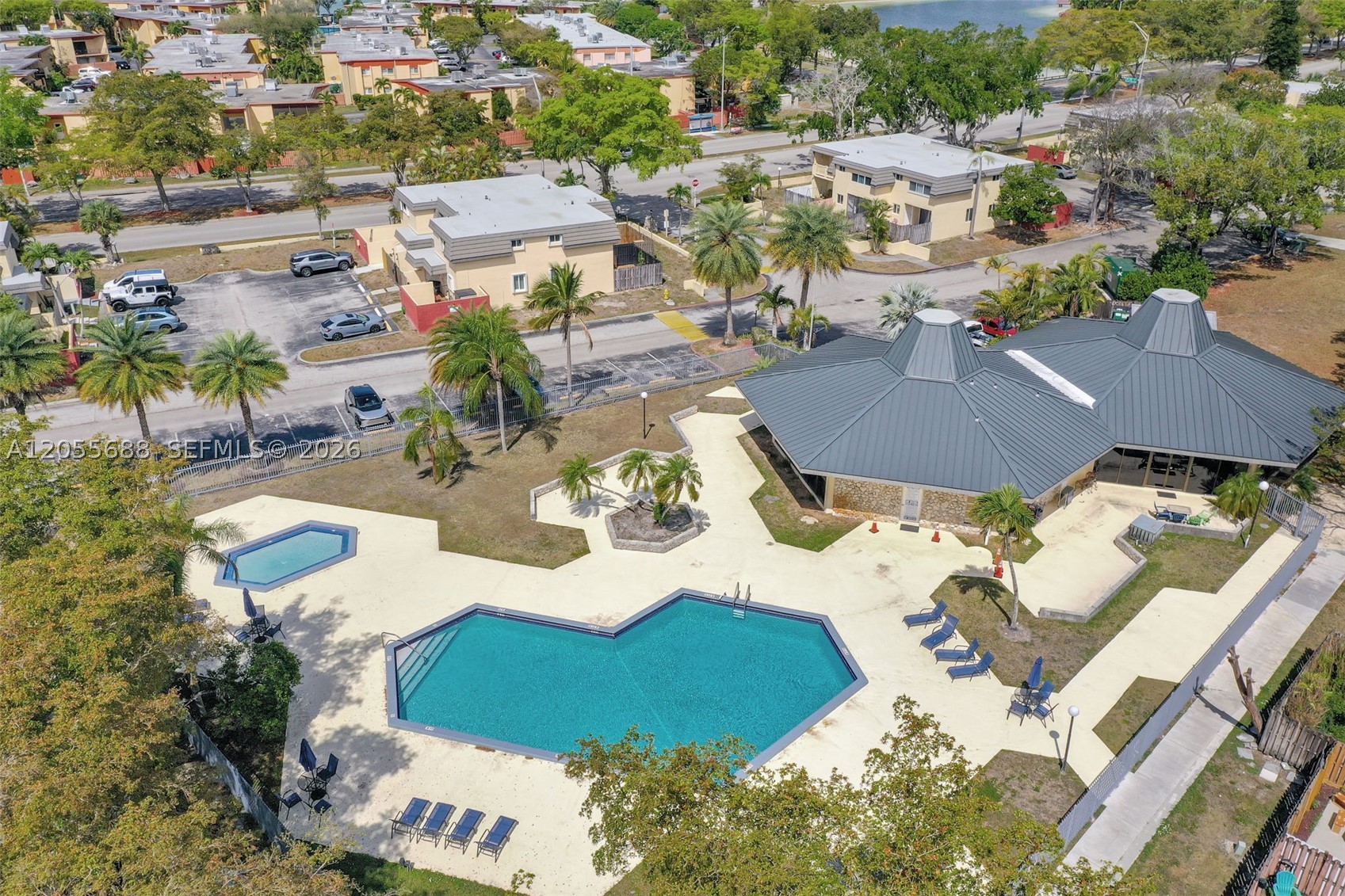 KENDALE LAKES TOWNHOUSE C - Residential Lease