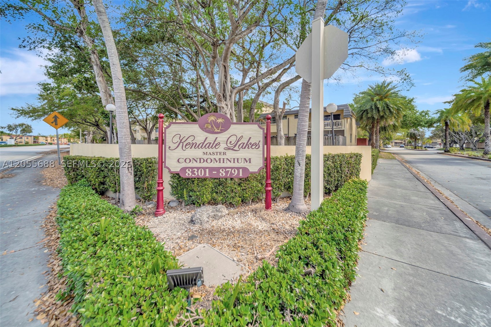 KENDALE LAKES TOWNHOUSE C - Residential Lease