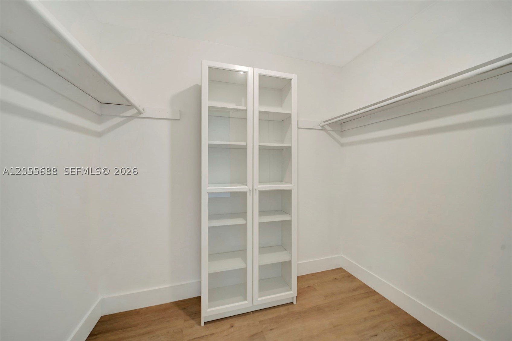 KENDALE LAKES TOWNHOUSE C - Residential Lease
