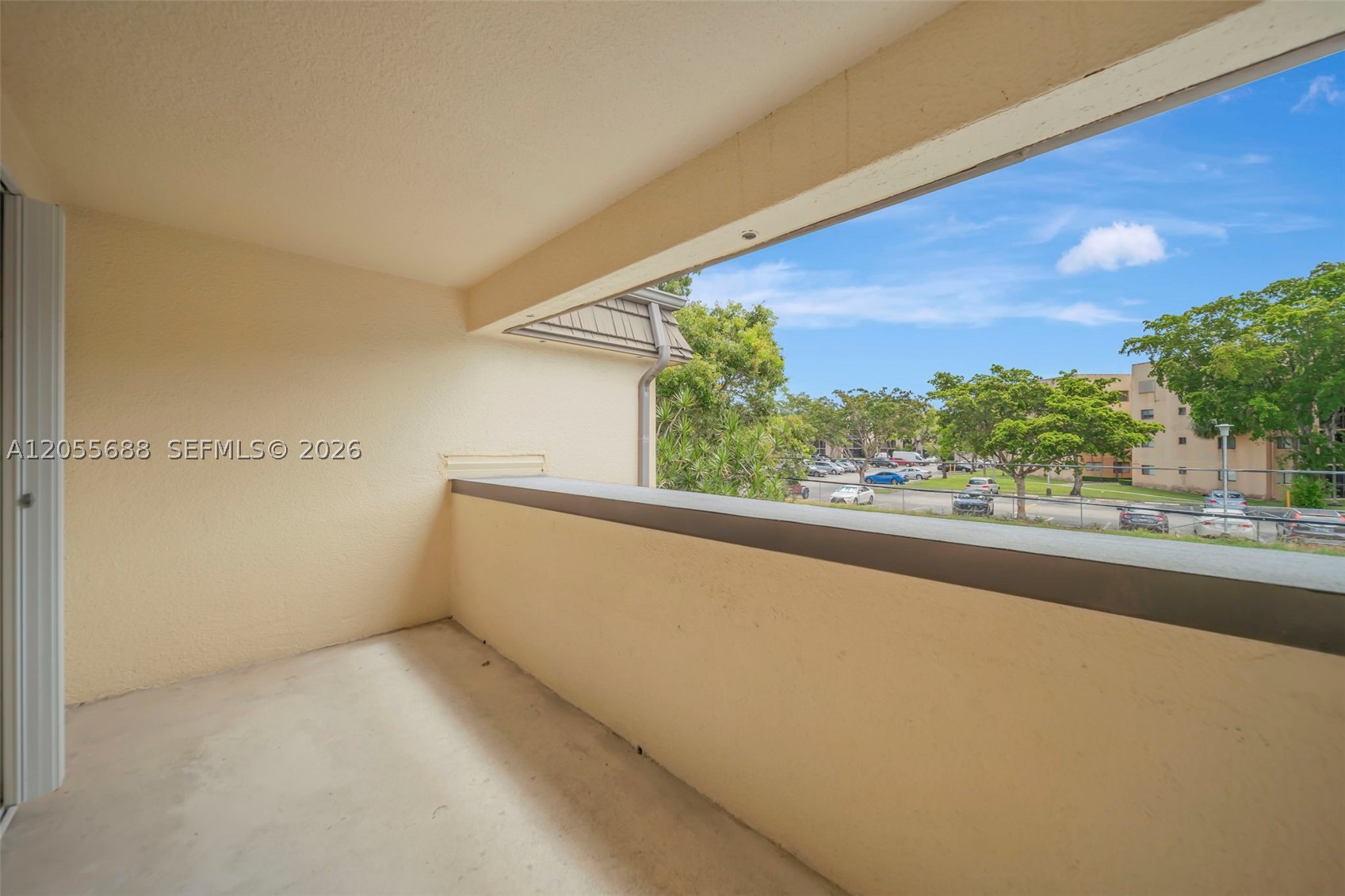 KENDALE LAKES TOWNHOUSE C - Residential Lease