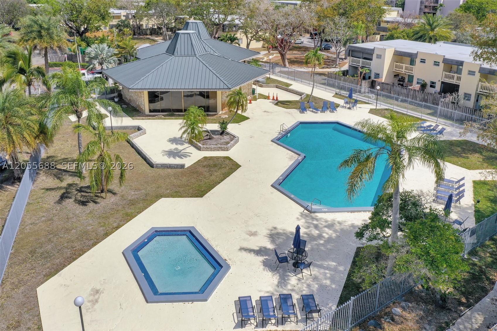 KENDALE LAKES TOWNHOUSE C - Residential Lease