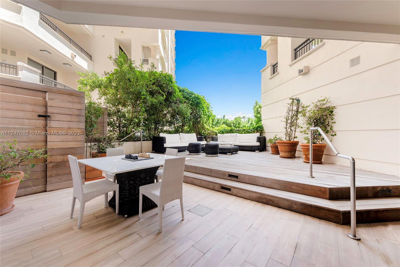 FISHER ISLAND - Residential
