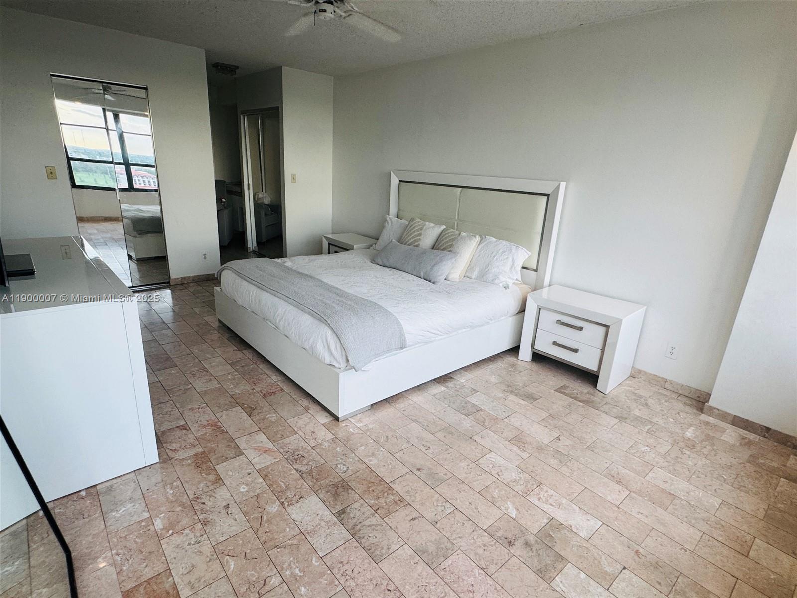 OLYMPUS CONDO PHASE - Residential