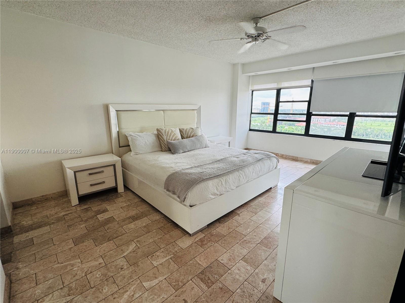 OLYMPUS CONDO PHASE - Residential