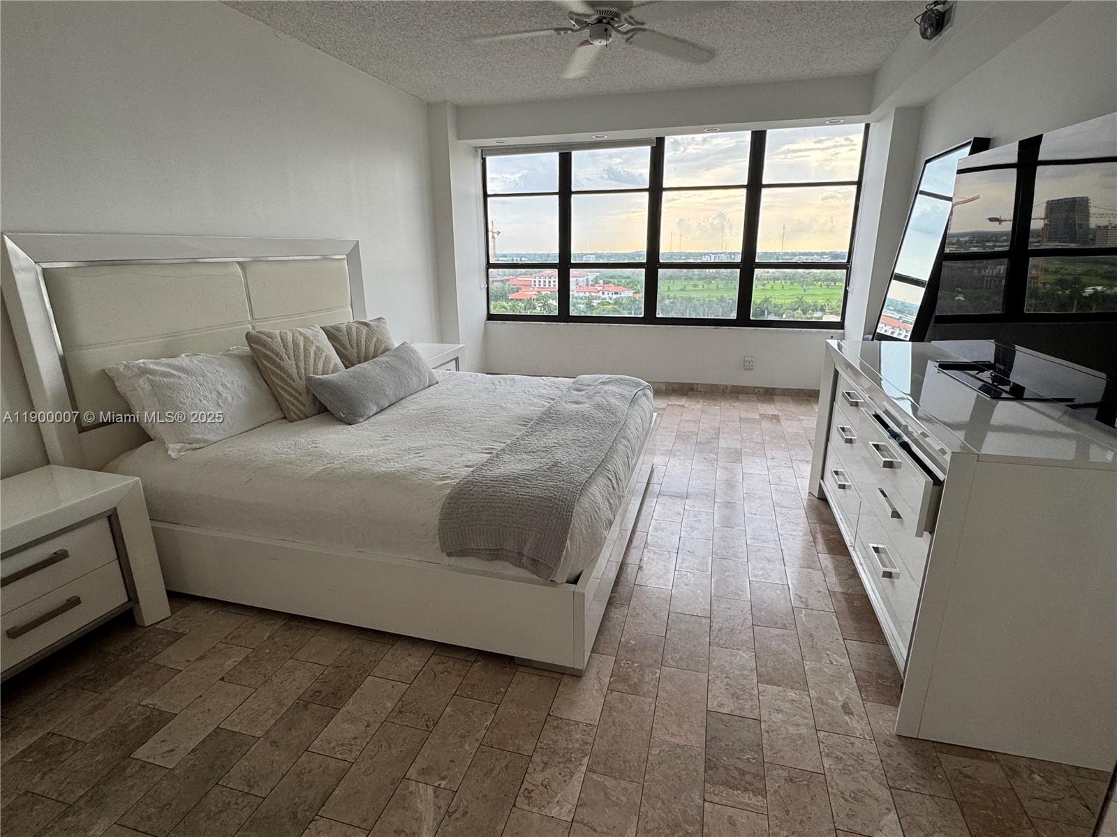 OLYMPUS CONDO PHASE - Residential