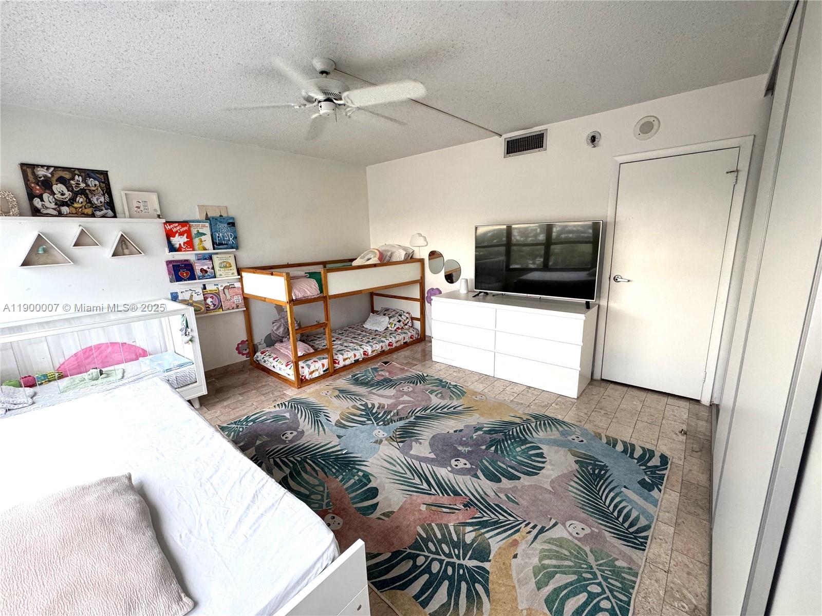 OLYMPUS CONDO PHASE - Residential