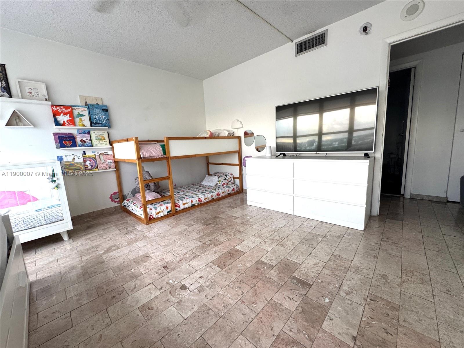 OLYMPUS CONDO PHASE - Residential