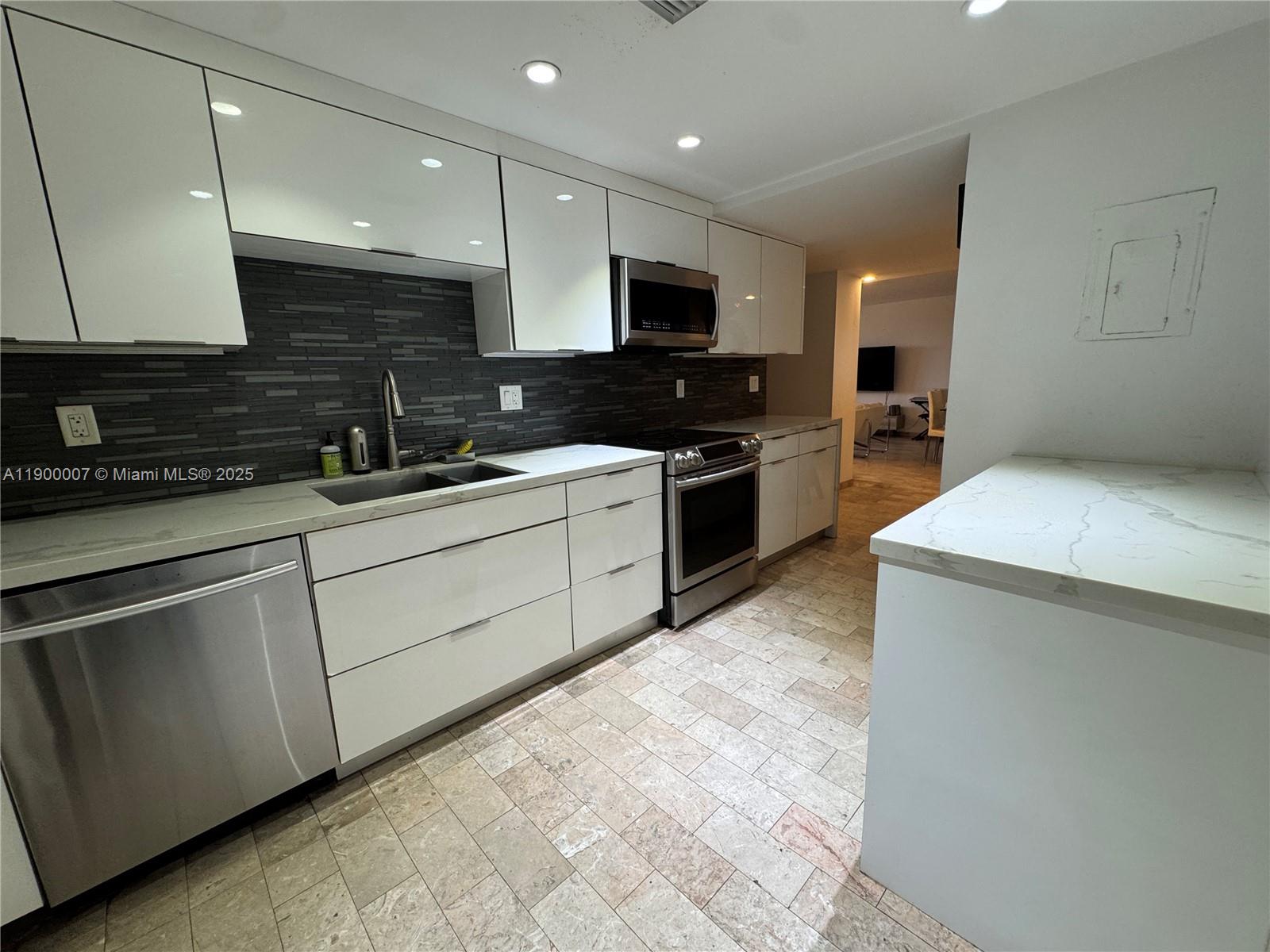 OLYMPUS CONDO PHASE - Residential