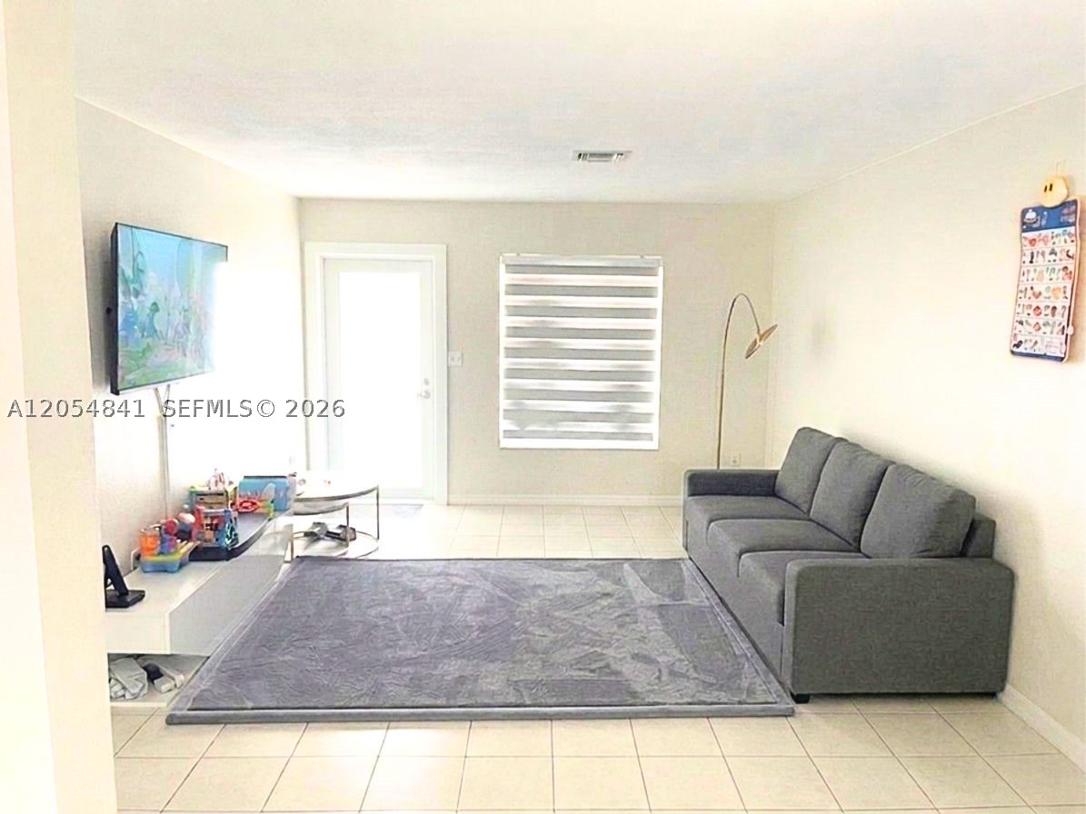 CEDAR WEST HOMES FIRST AD - Residential Lease