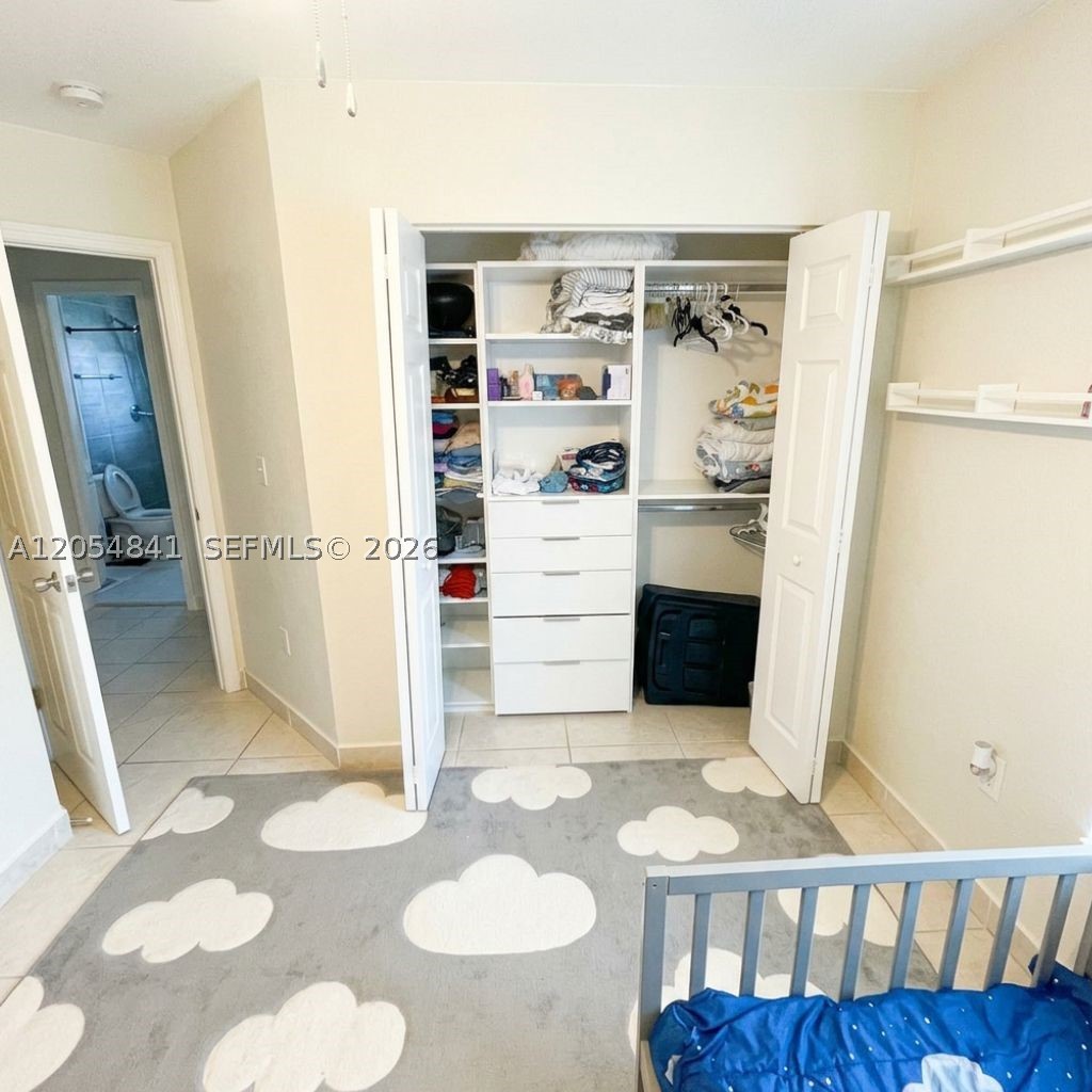 CEDAR WEST HOMES FIRST AD - Residential Lease
