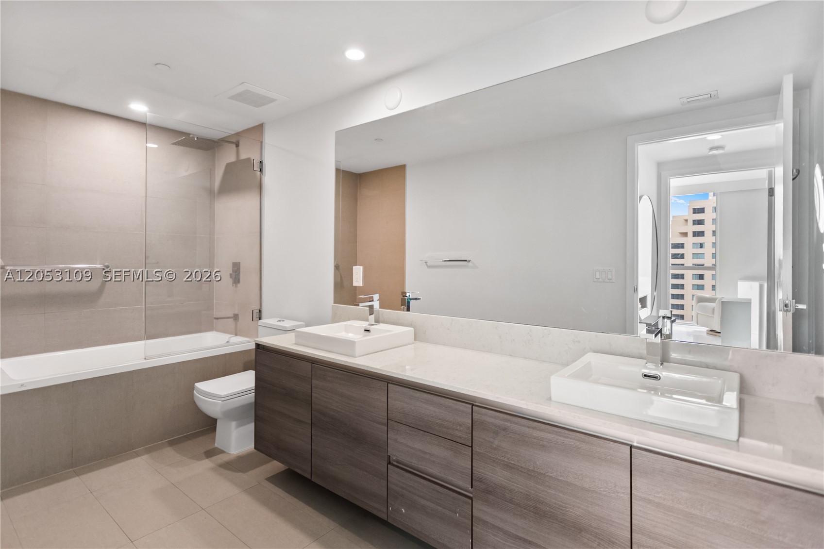 THE BOND (1080 BRICKELL) - Residential