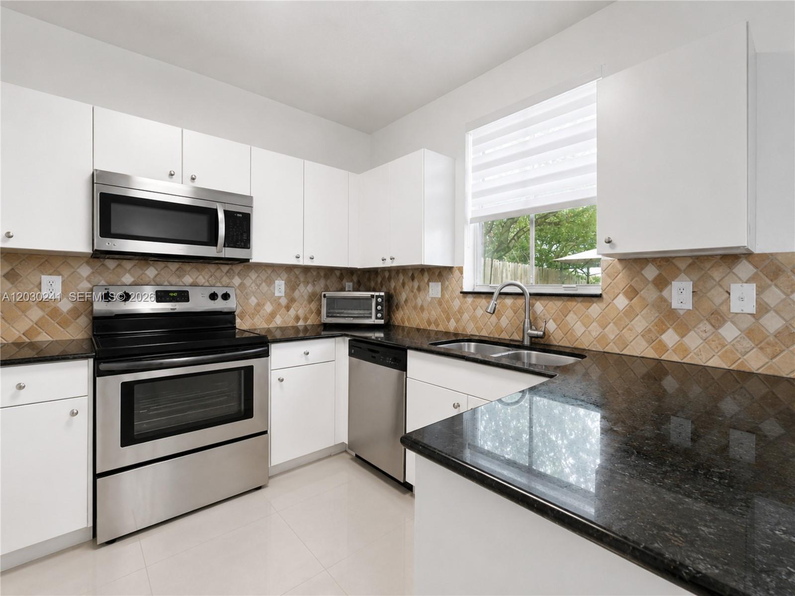 ISLANDS AT DORAL 1ST ADDN - Residential