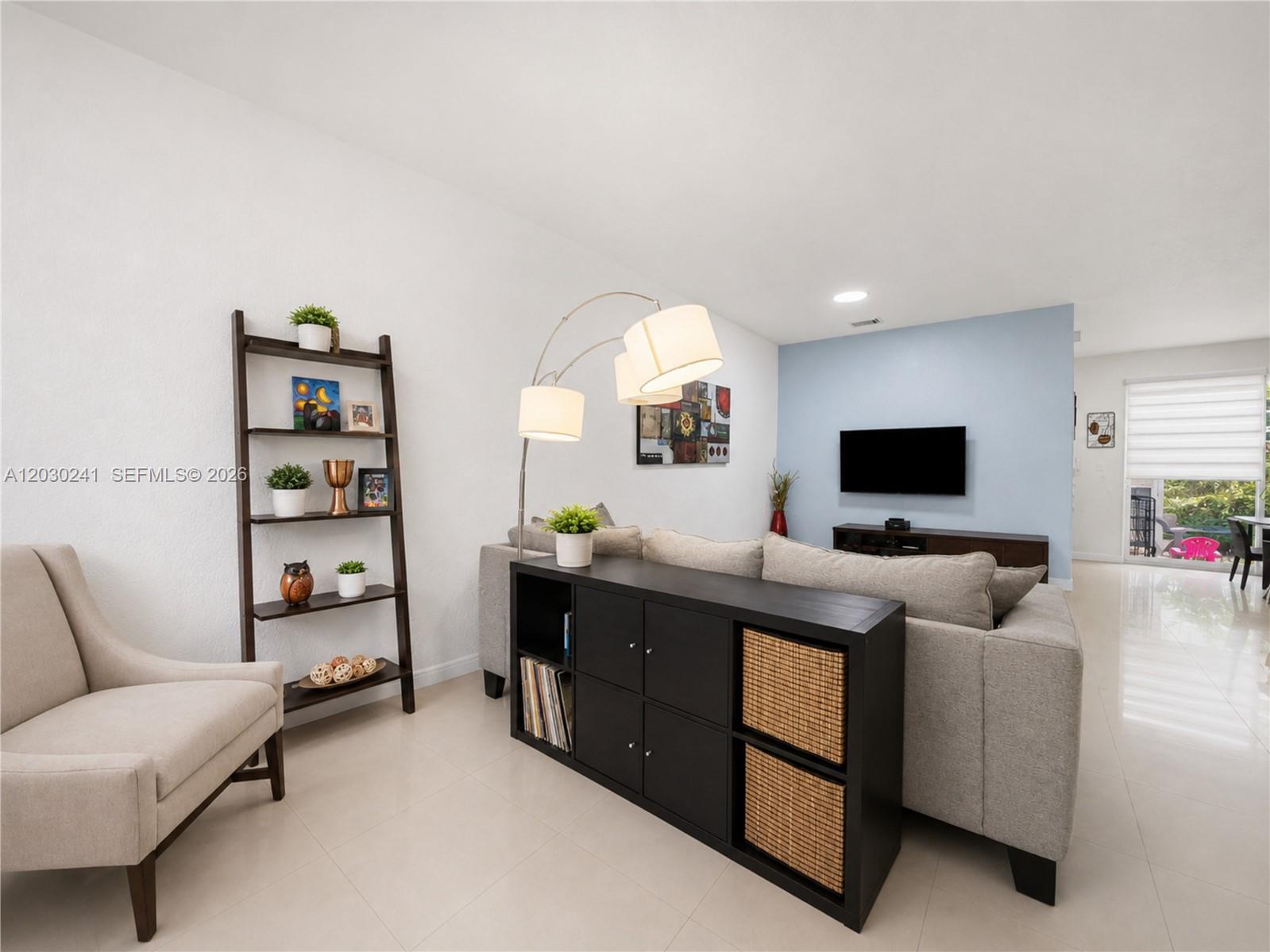 ISLANDS AT DORAL 1ST ADDN - Residential