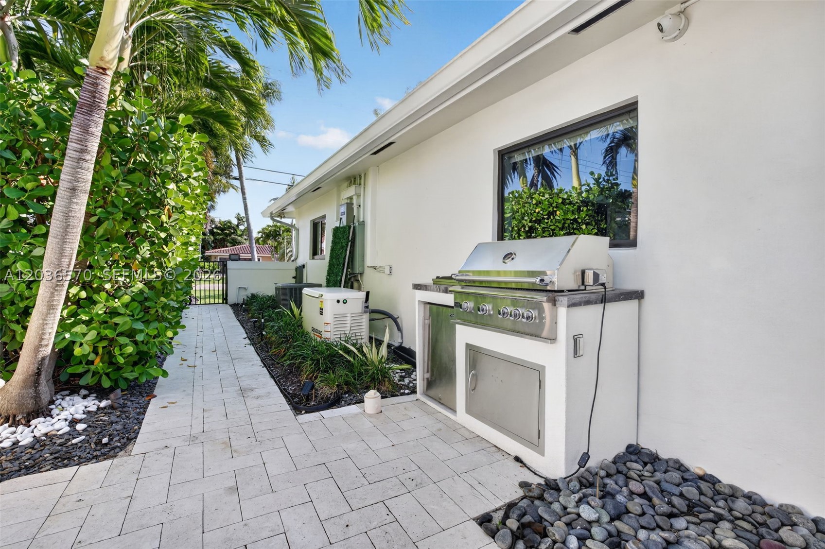 VENETIAN ISLES 1ST SEC - Residential
