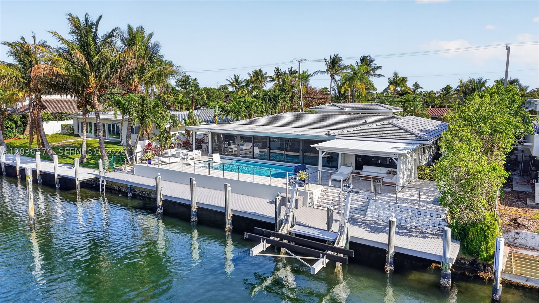 VENETIAN ISLES 1ST SEC - Residential