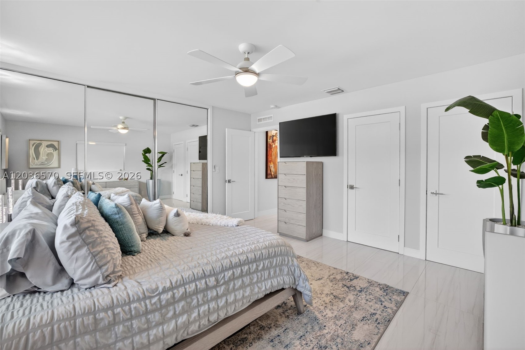 VENETIAN ISLES 1ST SEC - Residential