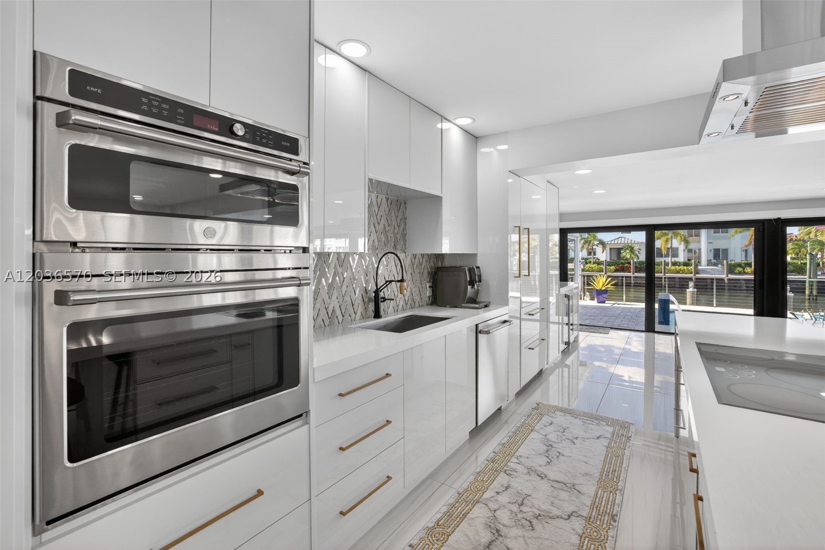 VENETIAN ISLES 1ST SEC - Residential