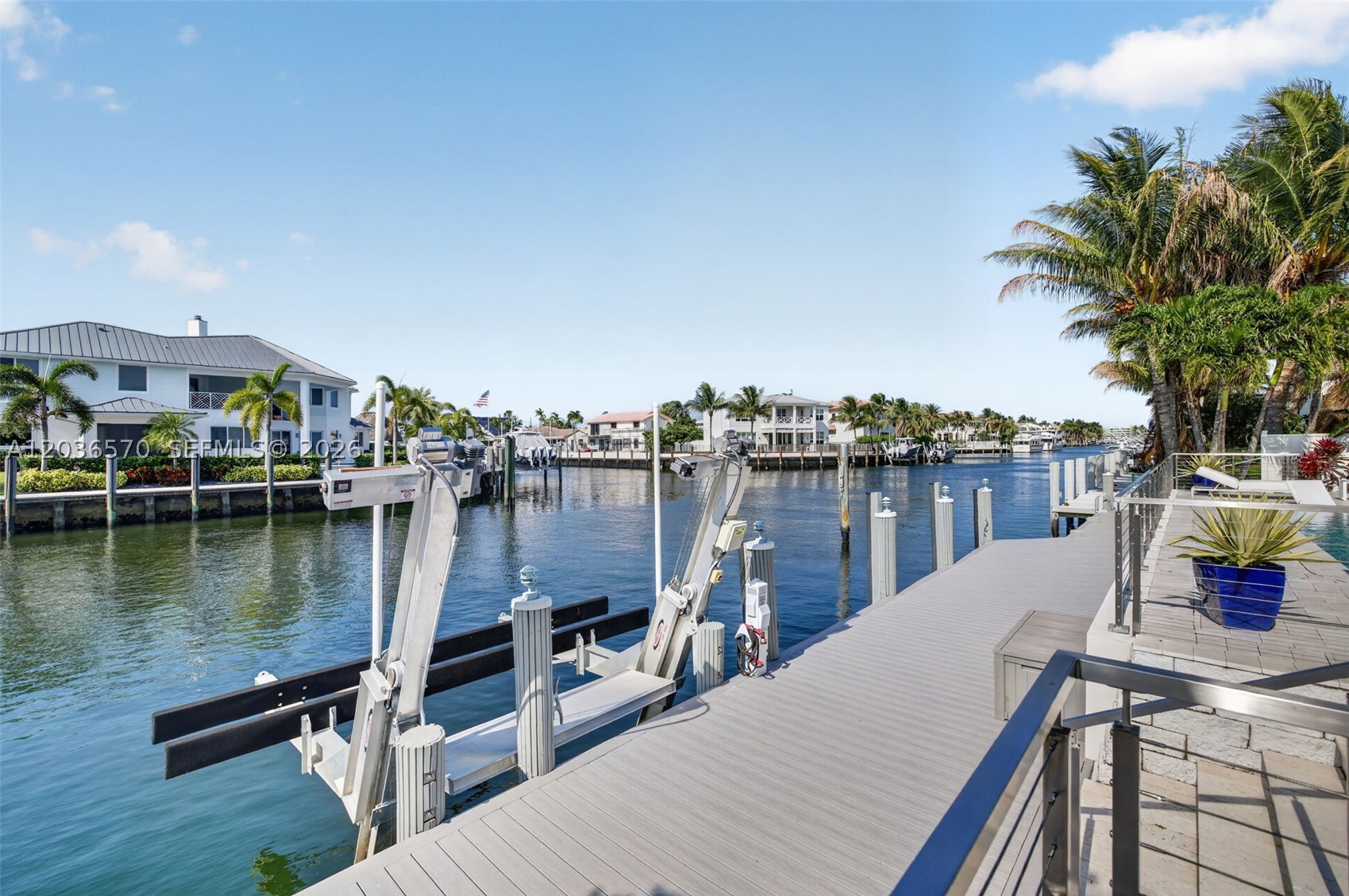VENETIAN ISLES 1ST SEC - Residential