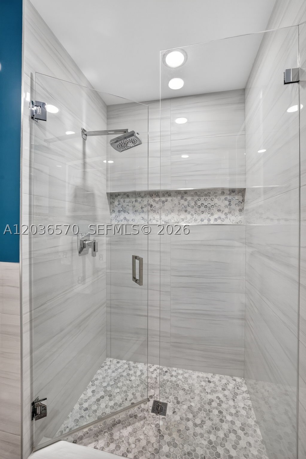 VENETIAN ISLES 1ST SEC - Residential