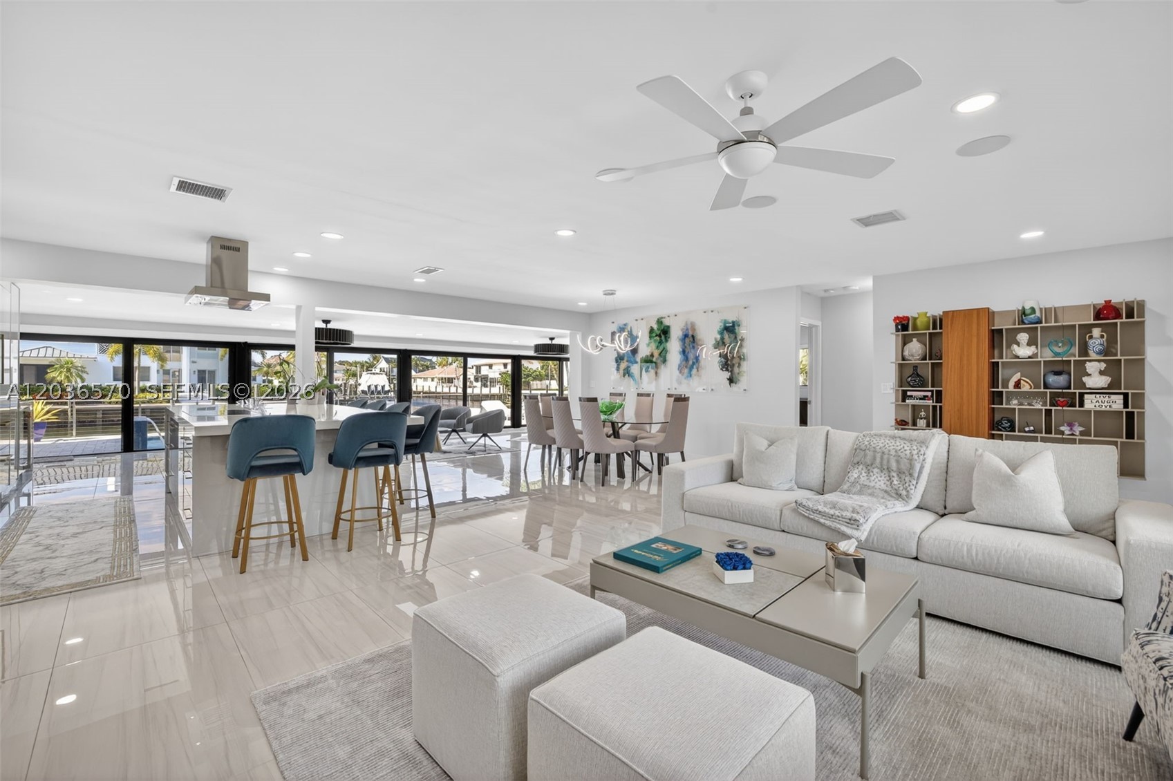 VENETIAN ISLES 1ST SEC - Residential