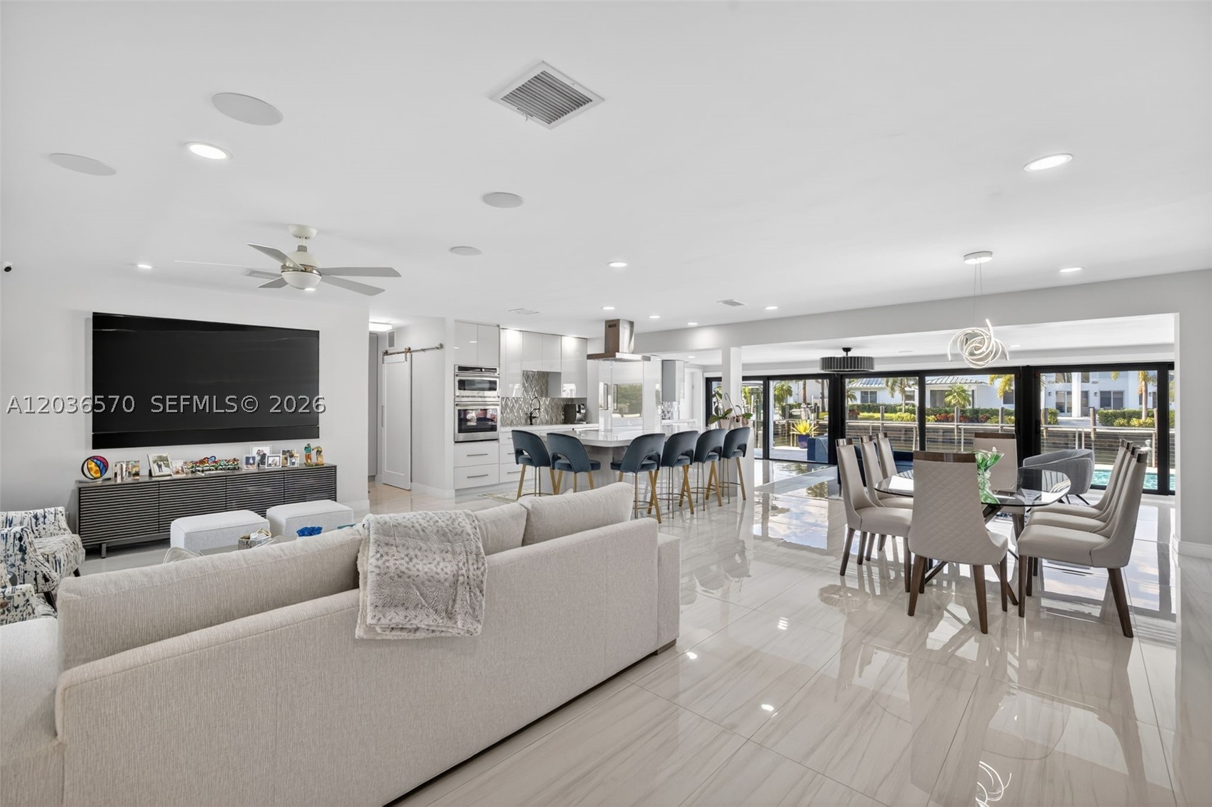 VENETIAN ISLES 1ST SEC - Residential