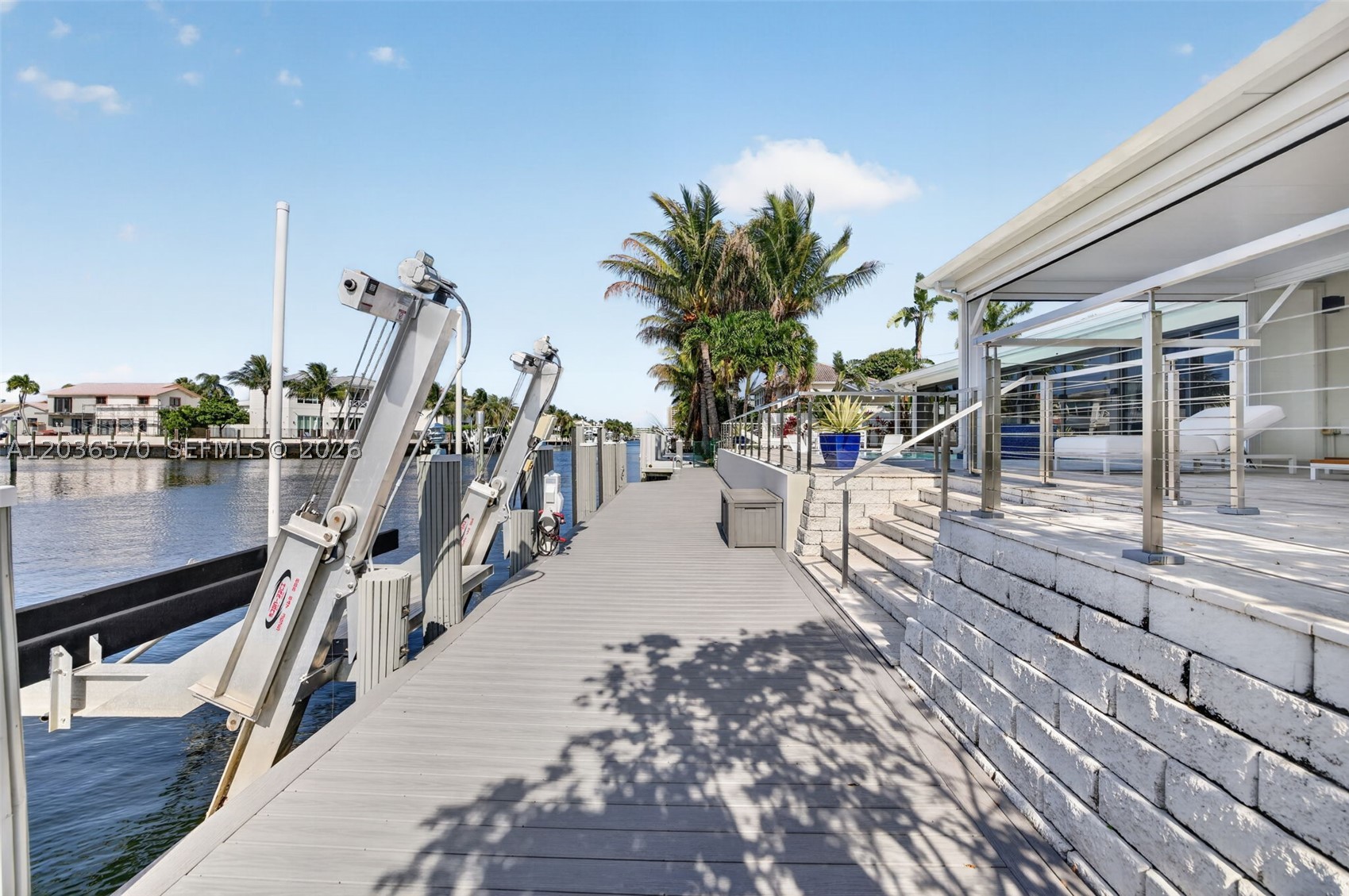 VENETIAN ISLES 1ST SEC - Residential