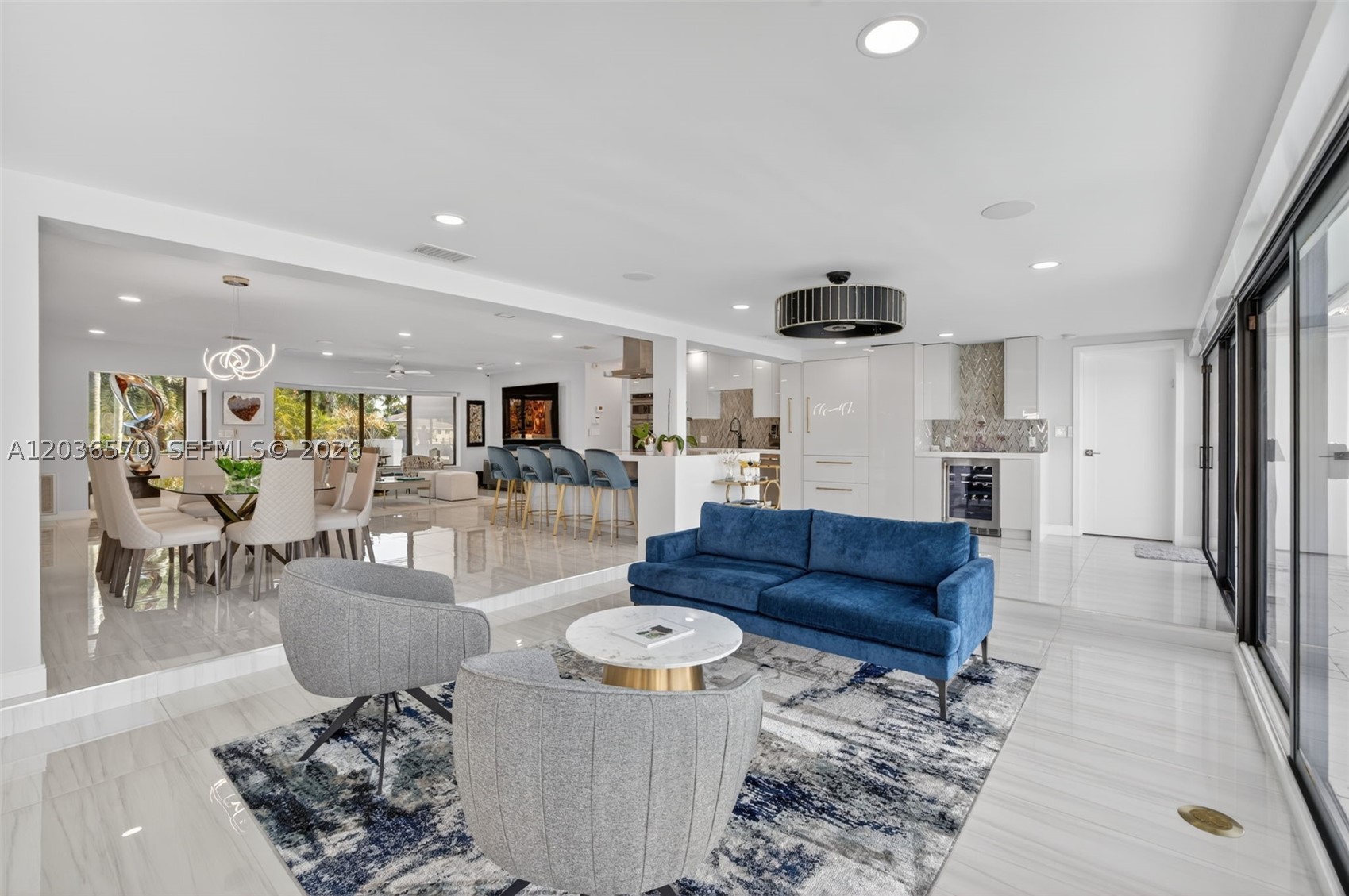 VENETIAN ISLES 1ST SEC - Residential