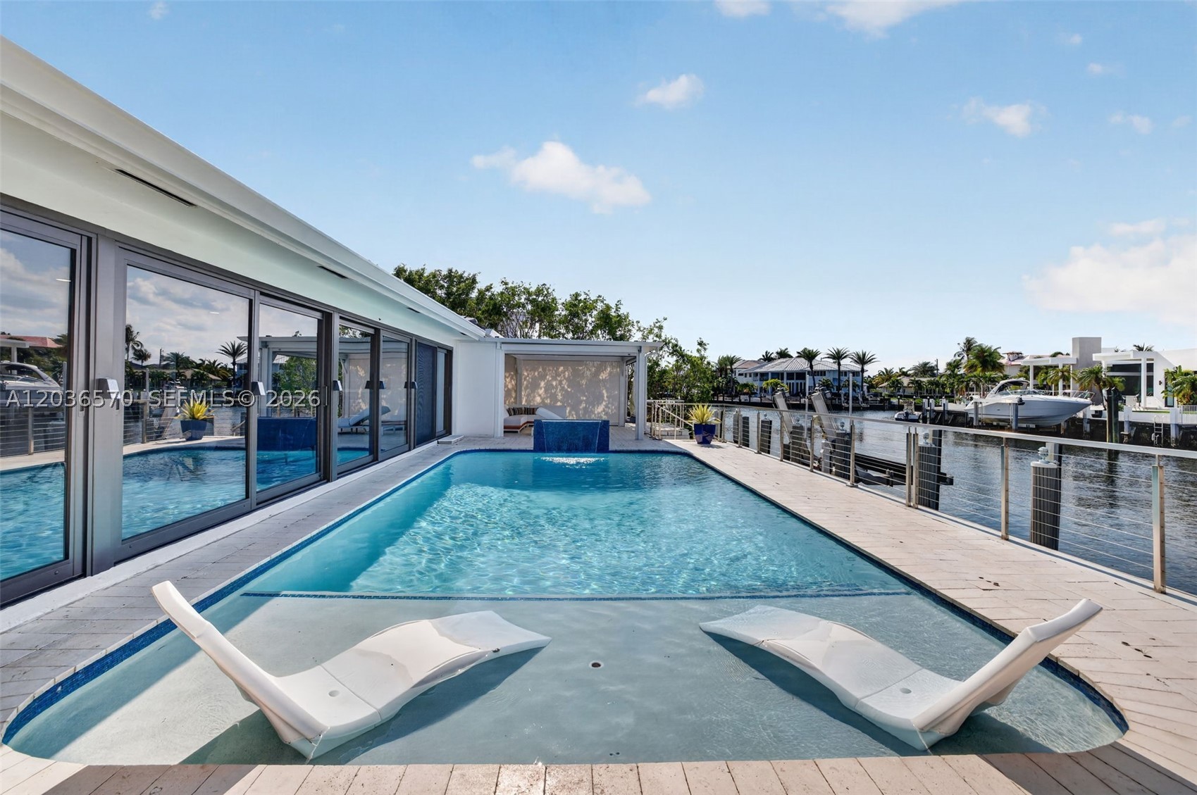 VENETIAN ISLES 1ST SEC - Residential