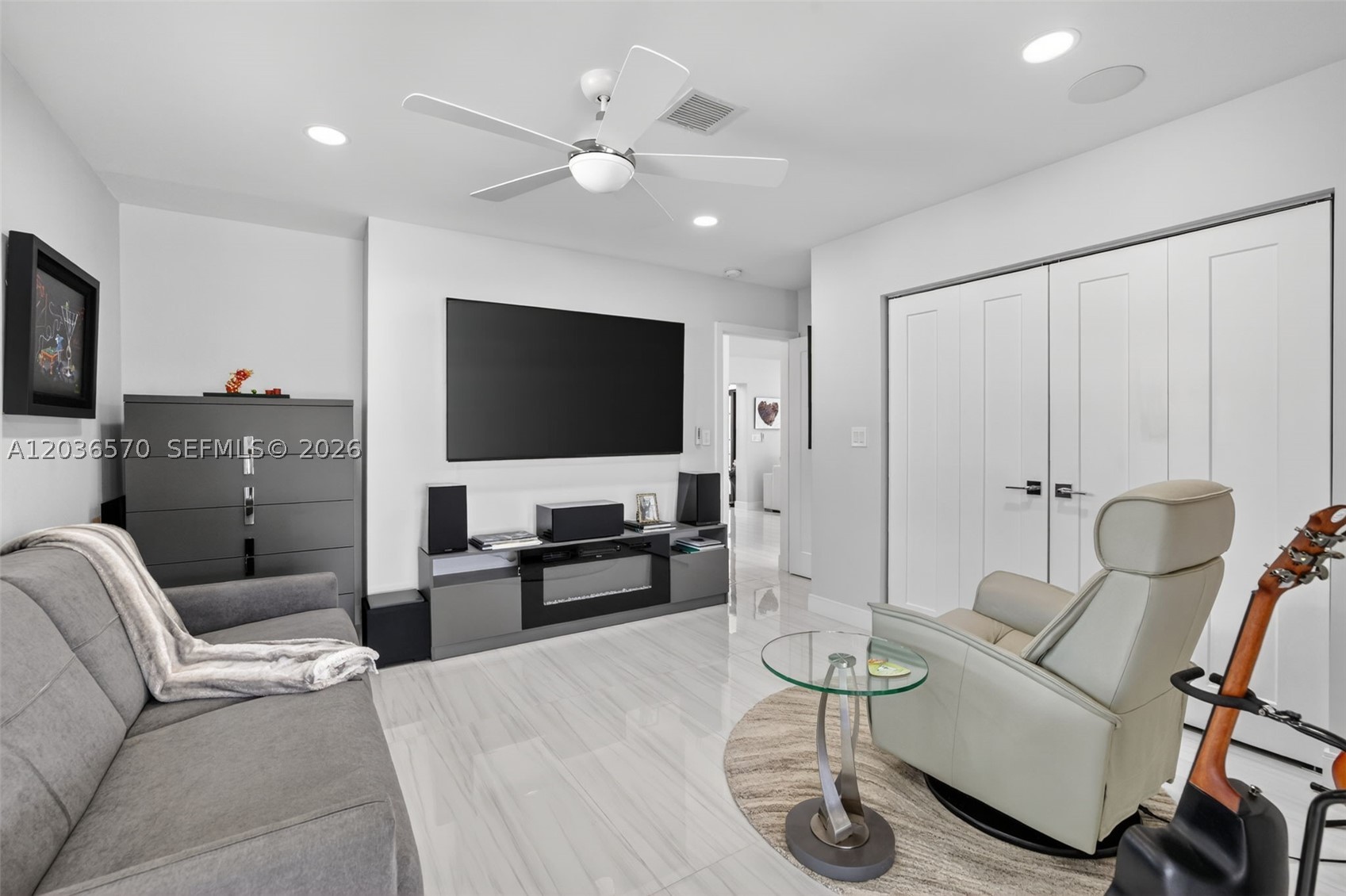 VENETIAN ISLES 1ST SEC - Residential